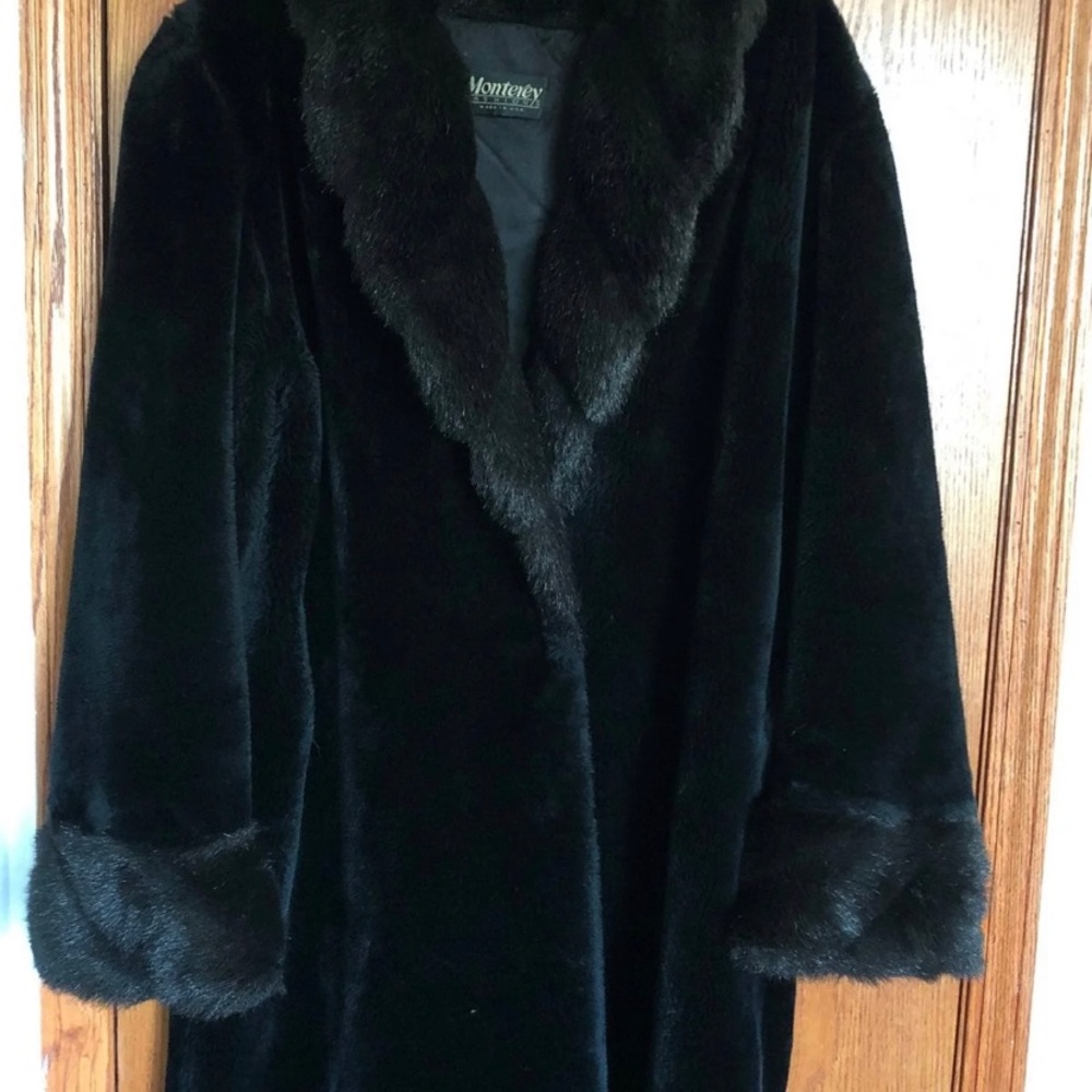 Monterey Fashions Faux Fur Coat Size XL